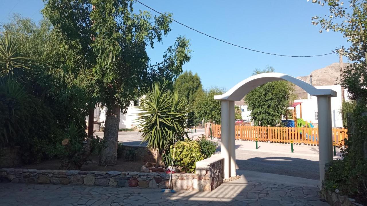Marilen Apartment Livadia  Екстериор снимка