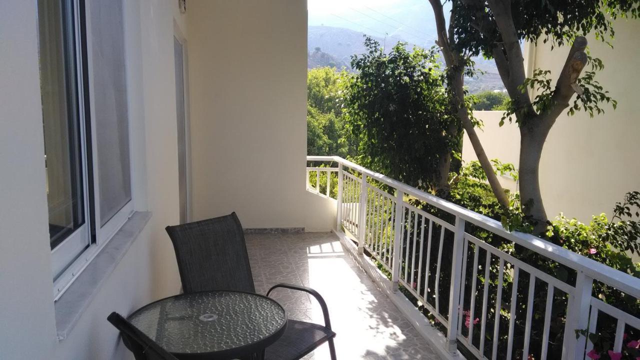 Marilen Apartment Livadia  Стая снимка