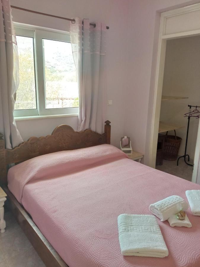 Marilen Apartment Livadia  Екстериор снимка